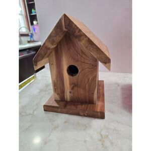 Cedar Bird House 3/4" Hole Wren Chickadee Outdoors Wood Finch Nesting Box